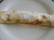 Eierpfannkuchen gefüllt mit Johannisbeerkompott - Rezept