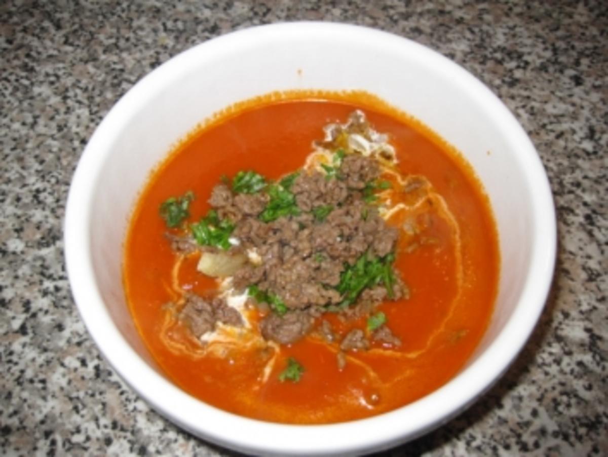 Bilder für Cremige Tomaten-Hack-Suppe... - Rezept