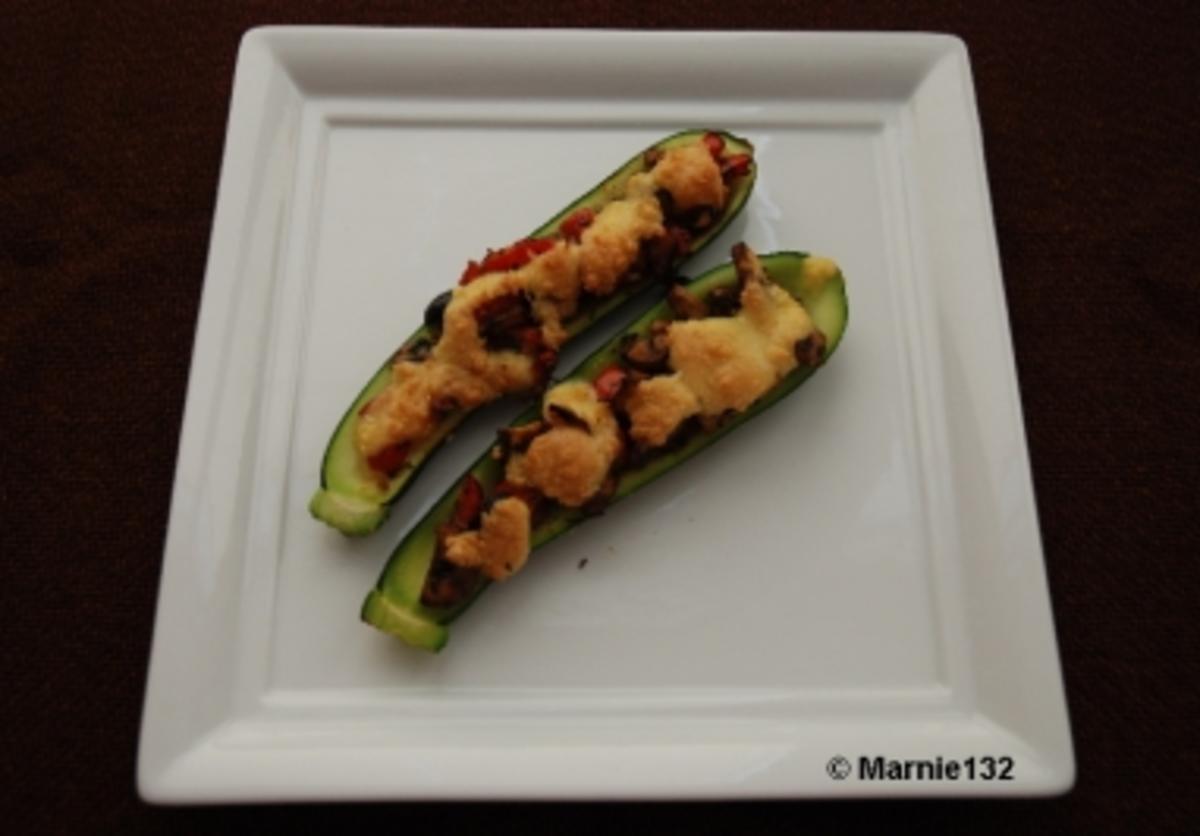 gefüllte Zucchini überbacken - Rezept von Marnie132