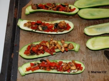 Rezept: gefüllte Zucchini überbacken Bild Nr. 5 gefüllte Zucchini überbacken - Rezept - Bild Nr. 5