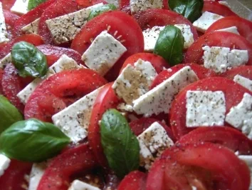 Rezept: Tomate trifft Schafskäse Bild Nr. 2 Tomate trifft Schafskäse - Rezept - Bild Nr. 2