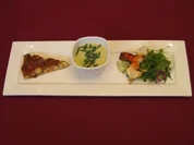 Rezept: Potage parisienne, Quiche Lorraine, Salade verte a lยดhuile de basilic Potage parisienne, Quiche Lorraine, Salade verte a lยดhuile de basilic - Rezept