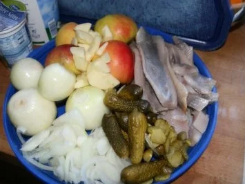 Rezept: Fisch: eingelegte Sahneheringe Bild Nr. 3 Fisch: eingelegte Sahneheringe - Rezept - Bild Nr. 3