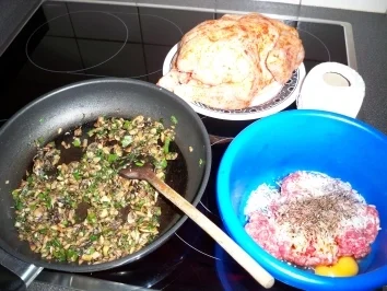 Hähnchen mit Pilzfüllung niedrigtemperaturgegart - Rezept