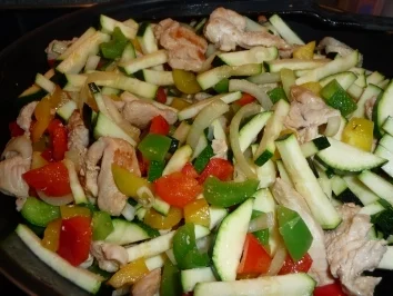 Rezept: Pute trifft Paprika & Zucchini Bild Nr. 8 Pute trifft Paprika & Zucchini - Rezept - Bild Nr. 8