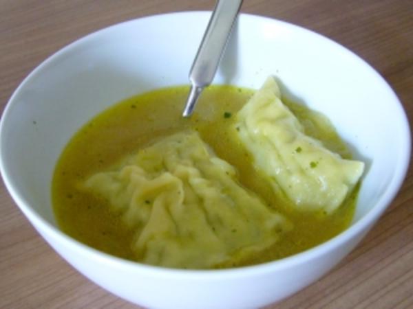 Suppe --- Maultaschensuppe - Rezept mit Bild - kochbar.de