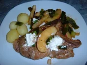 Fleisch  : Kotelett mit Apfel-Lauch -Gemüse - Rezept