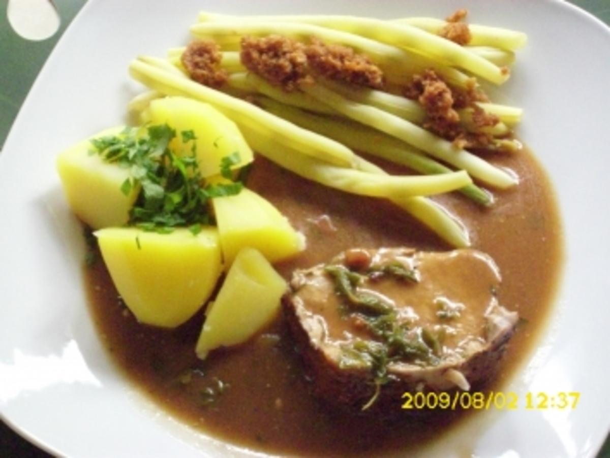 Fleisch:  Schmorbraten vom Schweinerücken mit gelben Bohnen und Salzkartoffeln - Rezept - Bild Nr. 2