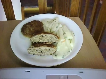 Rezept: Frikadellen mit Rahmkohlrabi Frikadellen mit Rahmkohlrabi - Rezept