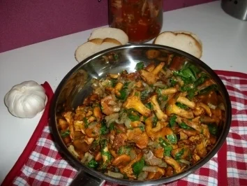 Rustikale Pfifferlingspfanne mit Baquette - Rezept - Bild Nr. 2