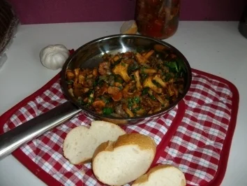 Rustikale Pfifferlingspfanne mit Baquette - Rezept - Bild Nr. 3