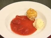 Frittiertes Eis an Erdbeermousse - Rezept