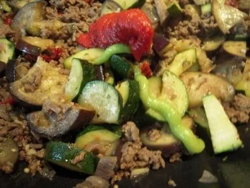 Rezept: Auberginen-Hackpfanne Bild Nr. 8 Auberginen-Hackpfanne - Rezept - Bild Nr. 8