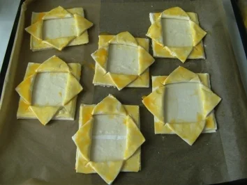 Rezept: KLEINGEBÄCK - Fruchtige Blätterteig-Teile Bild Nr. 6 KLEINGEBÄCK - Fruchtige Blätterteig-Teile - Rezept - Bild Nr. 6