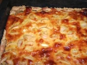 Apfelkuchen mit Pudding-Marzipan-Guss - Rezept