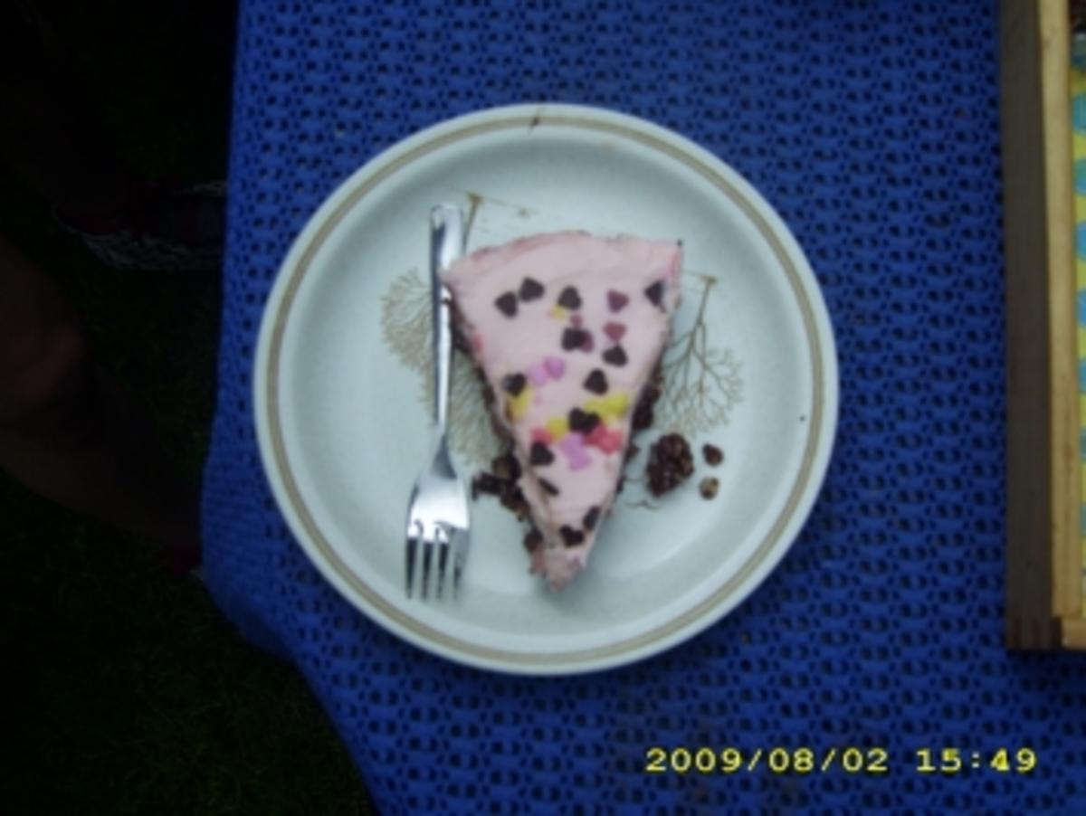 Erdbeerknuspercremetorte - ohne Erdbeeren :D - Rezept - Bild Nr. 2