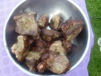 Rezept: Mutzbraten ~ Kartoffelsalat ~ Sauerkraut ~ Tzatziki ~ Tomatensalat ~ Brötchen Bild Nr. 5 Mutzbraten ~ Kartoffelsalat ~ Sauerkraut ~ Tzatziki ~ Tomatensalat ~ Brötchen - Rezept - Bild Nr. 5