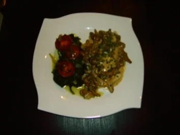 Hähnchenfilet mit Rahmpfifferlingen und Blattspinat - Rezept - Bild Nr. 3