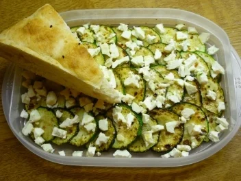 karamellisierte Zucchini mit Feta - Rezept