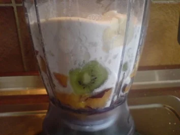 Rezept: Eis "Nektarine-Kiwi-Banane" Bild Nr. 3 Eis "Nektarine-Kiwi-Banane" - Rezept - Bild Nr. 3