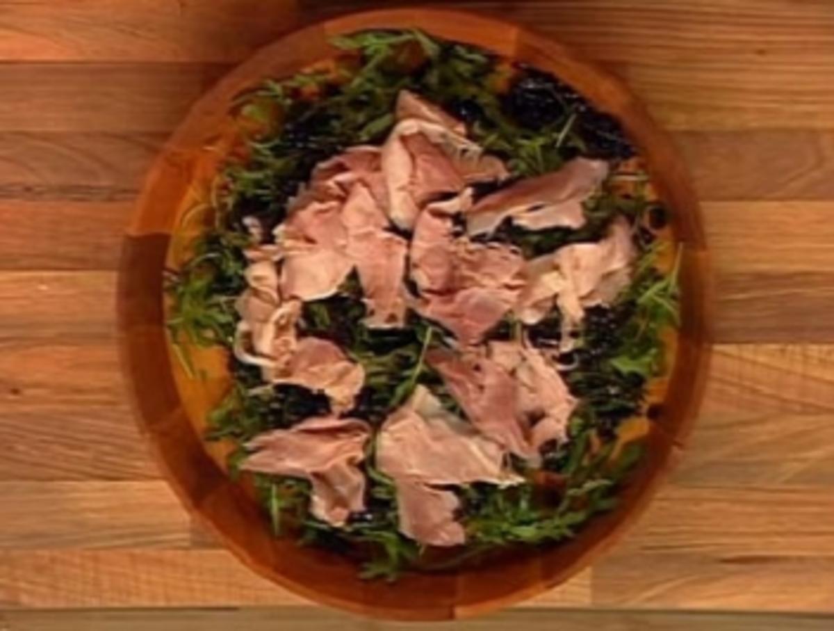 Rucola-Salat mit Blaubeeren und Kochschinken - Rezept