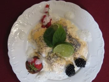 Mohnparfait mit Limettenschaum und Waldbeeren - Rezept