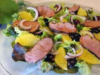 Rezept: Entenbrustsalat mit blauen Trauben Bild Nr. 2 Entenbrustsalat mit blauen Trauben - Rezept - Bild Nr. 2
