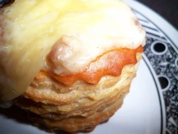 Gratinierte Königspastete mit Kanienchenragout gefüllt - Rezept - Bild Nr. 2