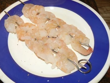 überbackene Avocado mit Garnelenspieß - Rezept - Bild Nr. 2