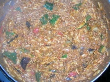 Rezept: Kritharaki mit Gemüse und Lammfleisch (griechische Nudelspezialität mit Lammhack -geht auch mit Rind, wer Lamm absolut nicht mag) Bild Nr. 4 Kritharaki mit Gemüse und Lammfleisch (griechische Nudelspezialität mit Lammhack -geht auch mit Rind, wer Lamm absolut nicht mag) - Rezept - Bild Nr. 4