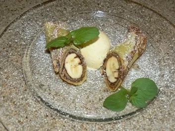 Bananen-Nutella Crepe an Vanilleeis - Rezept