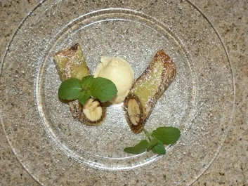 Bananen-Nutella Crepe an Vanilleeis - Rezept