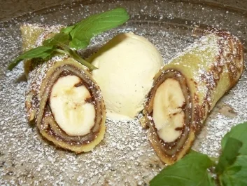 Bananen-Nutella Crepe an Vanilleeis - Rezept