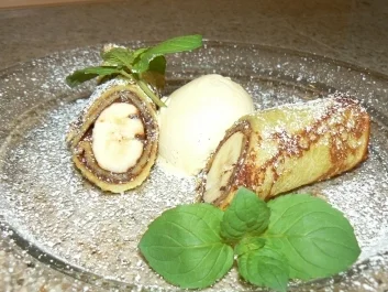 Bananen-Nutella Crepe an Vanilleeis - Rezept