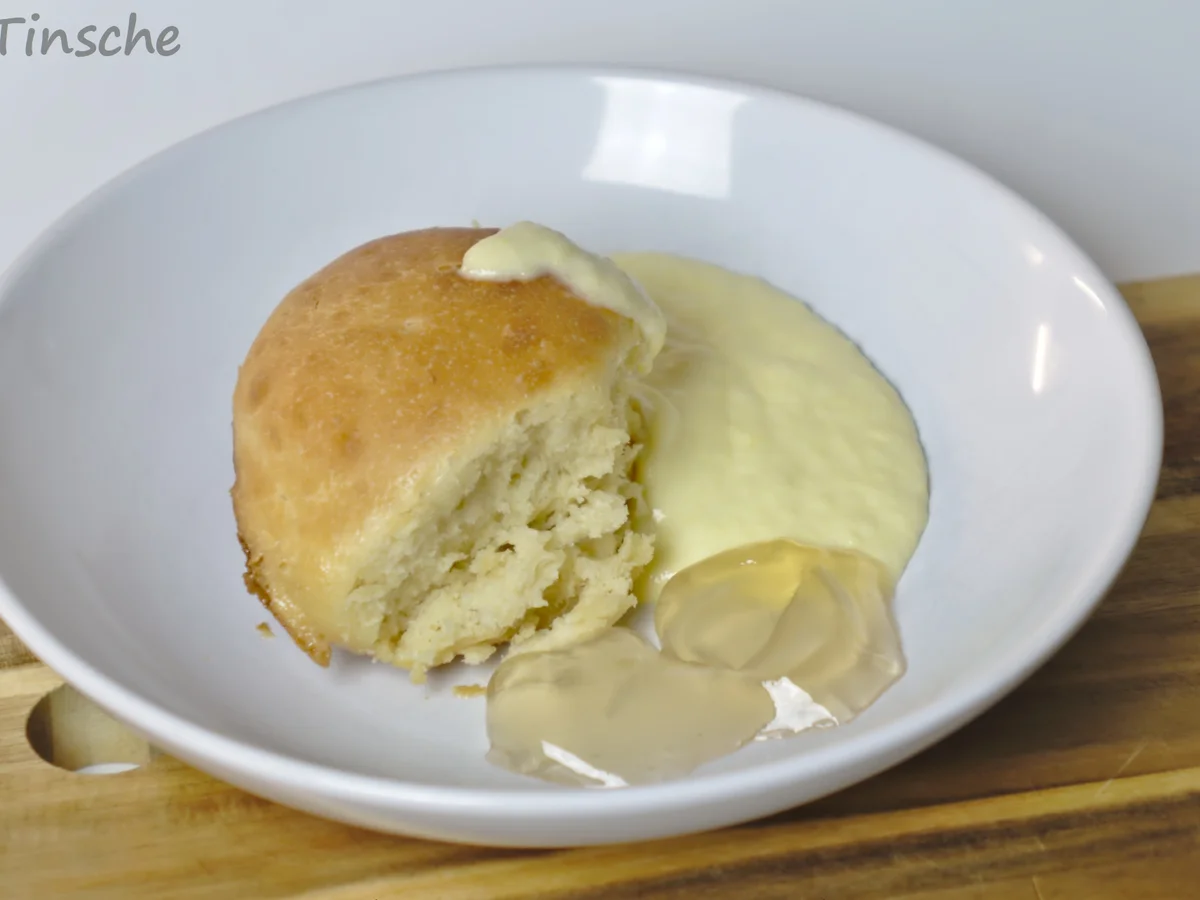 Dampfnudeln/Dampfnudla ;o) mit Karamellsoße/Vanillesoße... - Rezept - Bild Nr. 13670