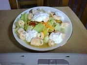 Salat mit Lachs und Garnelen - Rezept