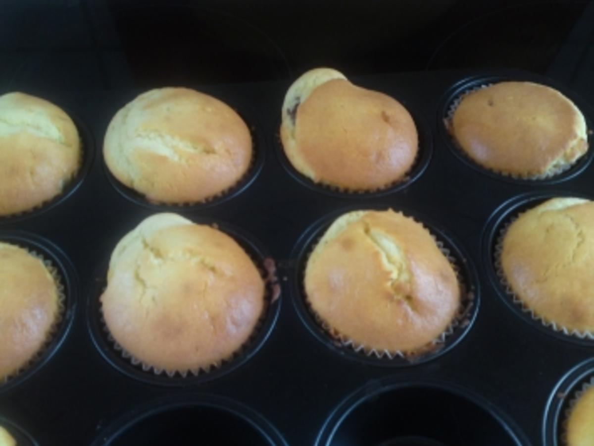 Muffins mit Nougatstückchen - Rezept mit Bild - kochbar.de