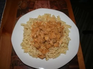 Mittagessen: Nudeln mit Paprikarahmsoße - Rezept