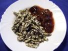 Mohnspätzle mit Pflaumensauce - Rezept