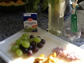 Riesling-Hähnchenschnitzel mit Pfifferlingen und Trauben - Rezept - Bild Nr. 2