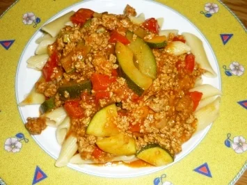 Rezept: Nudeln in Hacksoße Nudeln in Hacksoße - Rezept