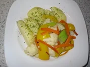 Bunte Gemüsepfanne mit Salzkartoffeln - Rezept