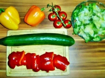 Roastbeef auf Artischockenblätter mit gemischtem Salat - Rezept - Bild Nr. 2