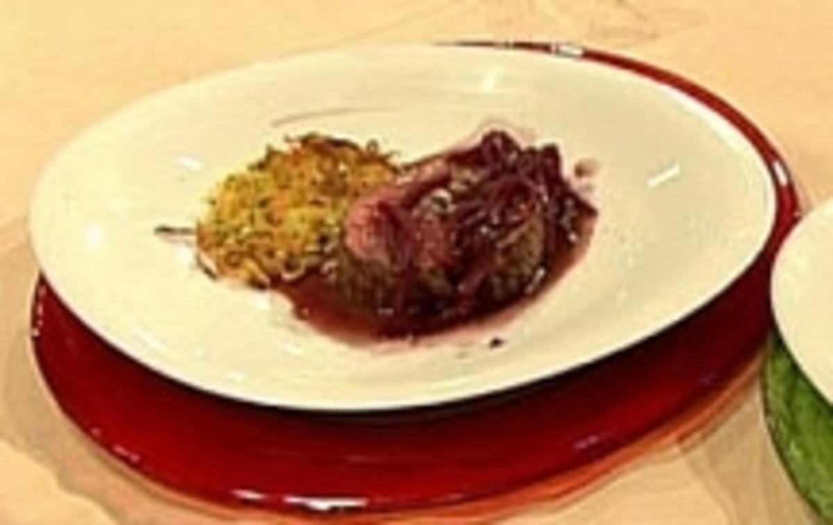 Bilder für Gefülltes Rinderfilet an Gemüseküchlein - Rezept