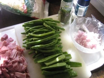 Rezept: Pfifferling-Bohnen-Gemüse an Tagliatelle Bild Nr. 3 Pfifferling-Bohnen-Gemüse an Tagliatelle - Rezept - Bild Nr. 3