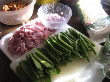 Rezept: Pfifferling-Bohnen-Gemüse an Tagliatelle Bild Nr. 4 Pfifferling-Bohnen-Gemüse an Tagliatelle - Rezept - Bild Nr. 4