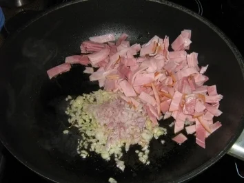 Rezept: Pfifferling-Bohnen-Gemüse an Tagliatelle Bild Nr. 5 Pfifferling-Bohnen-Gemüse an Tagliatelle - Rezept - Bild Nr. 5