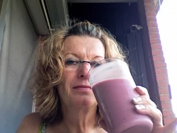 Sommerliches Früchte-Eis- Mixgetränk - Rezept