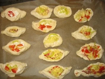 Peinirli-Pizzaschiffchen - Rezept - Bild Nr. 2