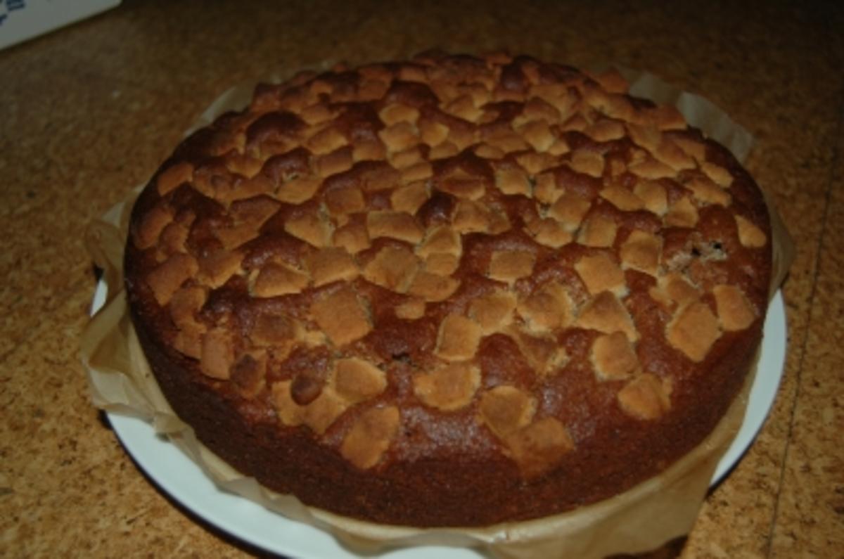 Marzipan-Kirsch-Torte/Kuchen - Rezept